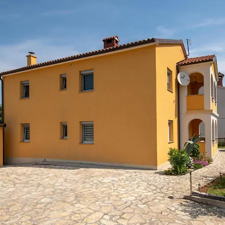 Holiday home Gorgeous In Labin With Kitchen *