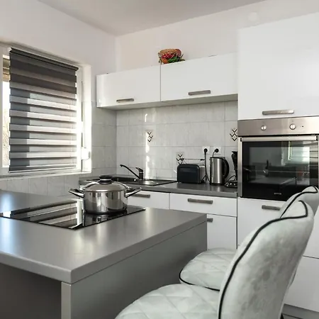 Gorgeous In Labin With Kitchen * Labin (Istria)
