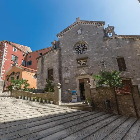 Holiday home Gorgeous In Labin With Kitchen