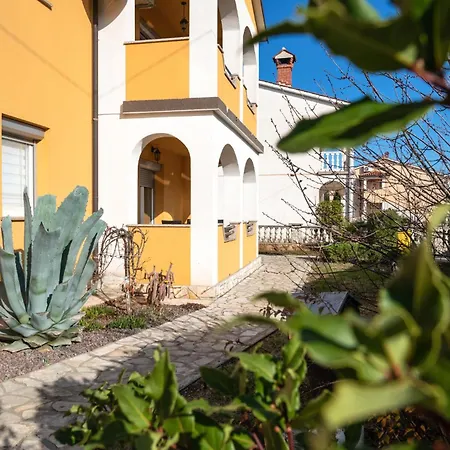 Holiday home Gorgeous In Labin With Kitchen *